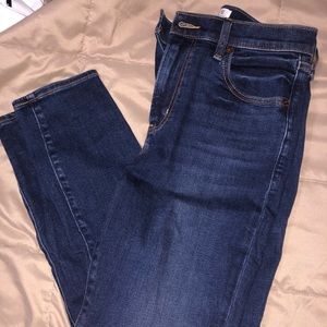 Abercrombie & Fitch high rise skinny jeans dark wash size 4